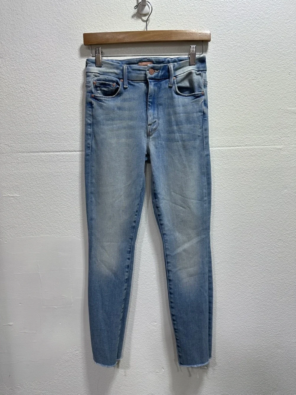 MOTHER High Waisted Looker Ankle Fray in Au Revoir light wash
